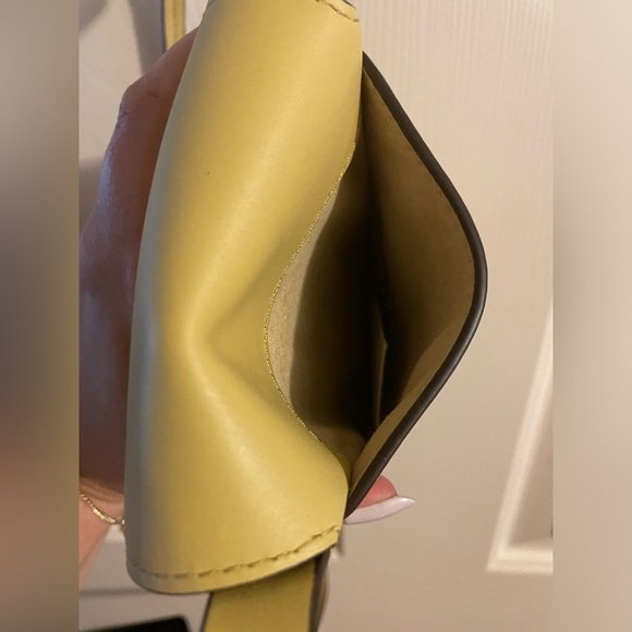 Tory Burch Miller Basketweave Phone Crossbody Cross Body Handbags Cornbread NWT - Picture 4 of 5